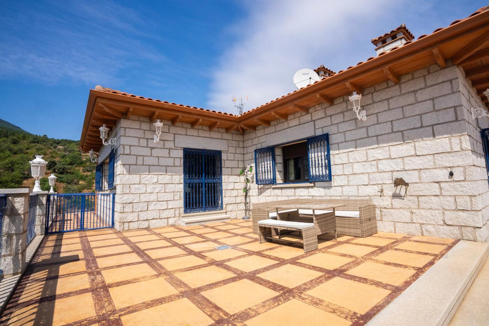 Villa Mansion Con Jacuzzi A 40 Grados, Gran Piscina Y Padel El Tiemblo Esterno foto