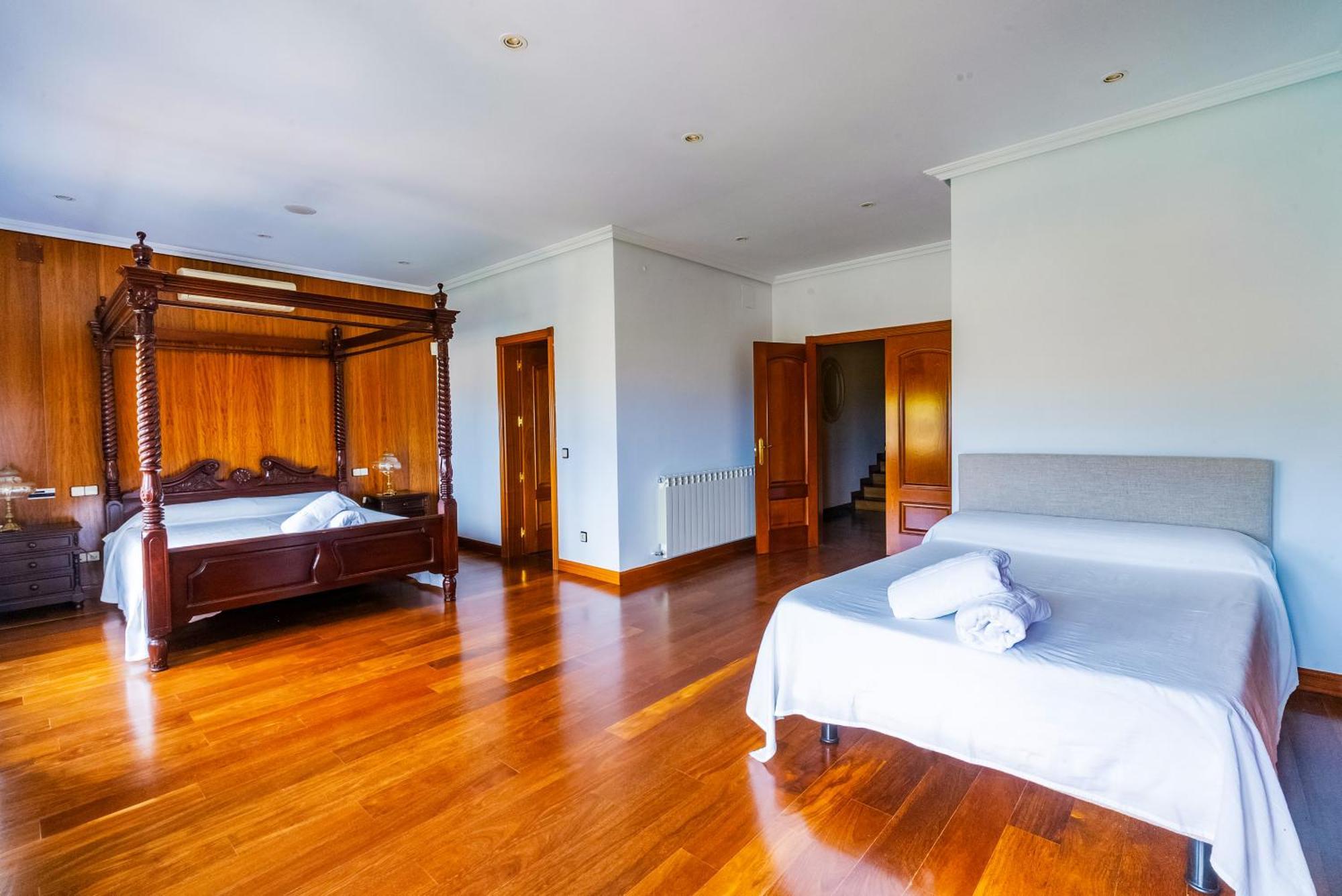 Villa Mansion Con Jacuzzi A 40 Grados, Gran Piscina Y Padel El Tiemblo Esterno foto