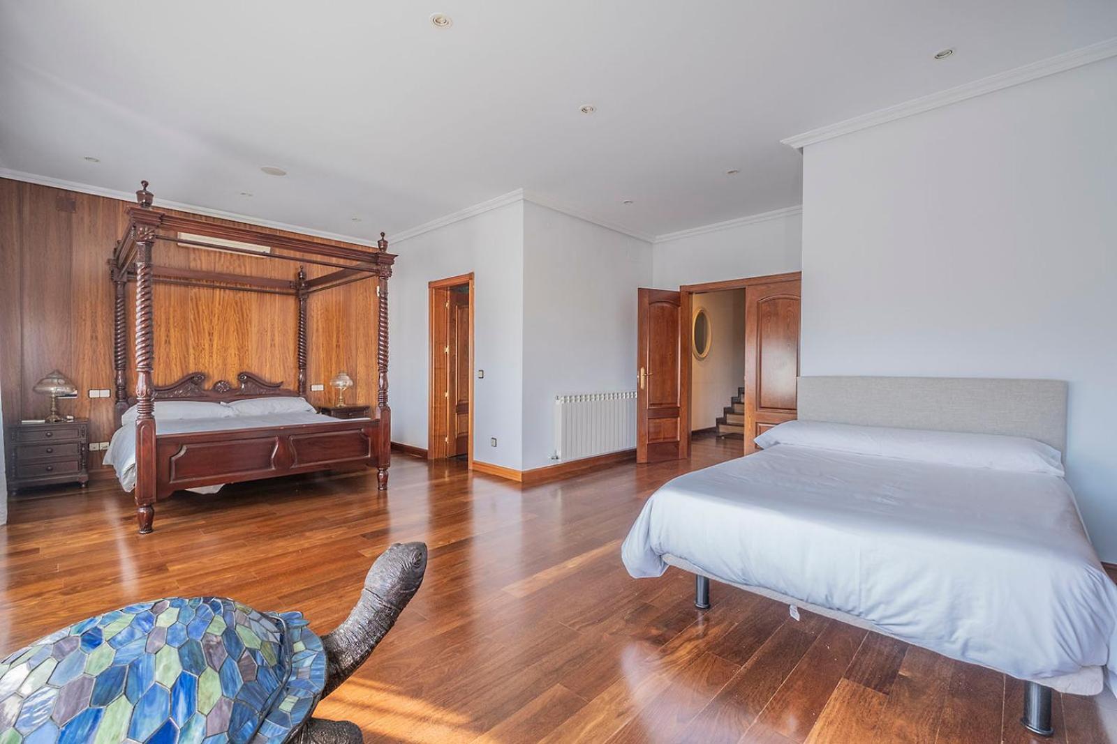 Villa Mansion Con Jacuzzi A 40 Grados, Gran Piscina Y Padel El Tiemblo Esterno foto