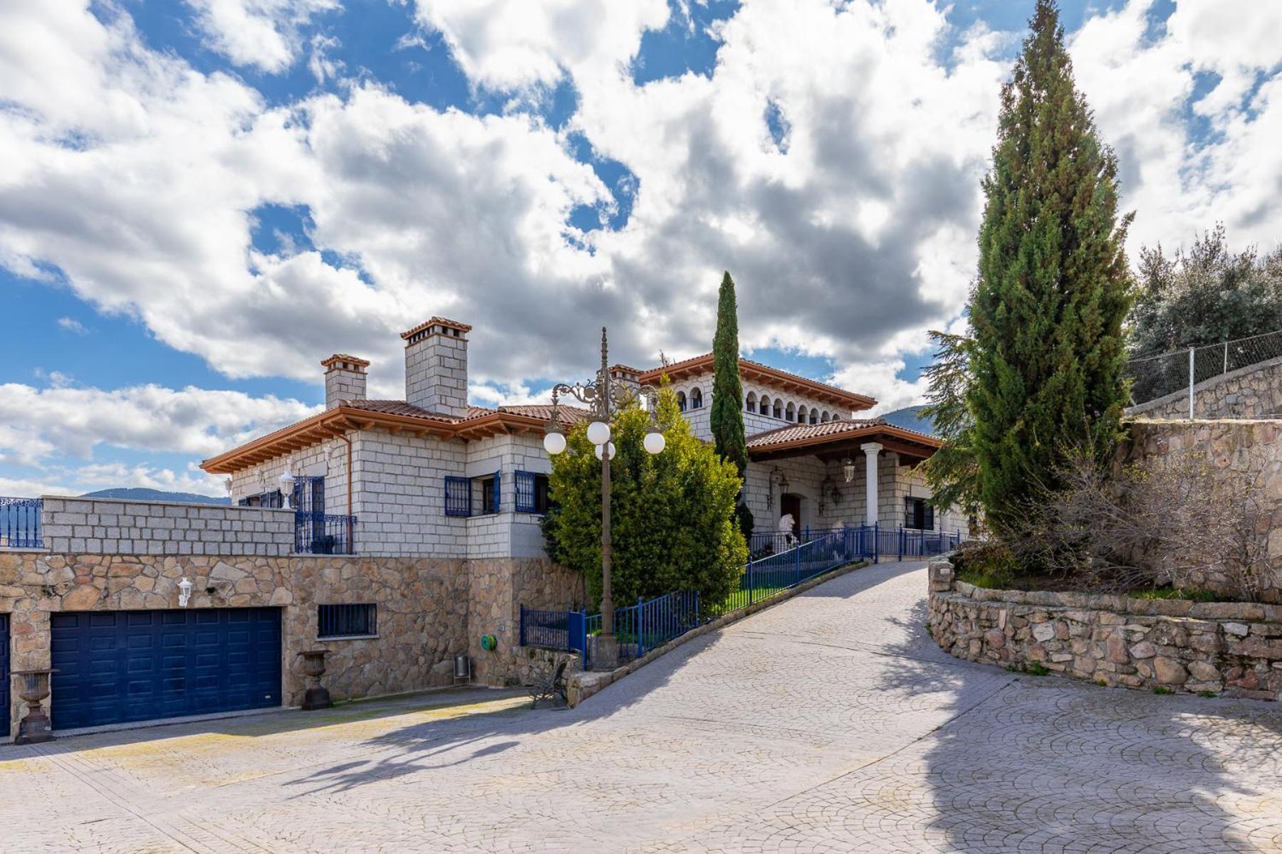 Villa Mansion Con Jacuzzi A 40 Grados, Gran Piscina Y Padel El Tiemblo Esterno foto
