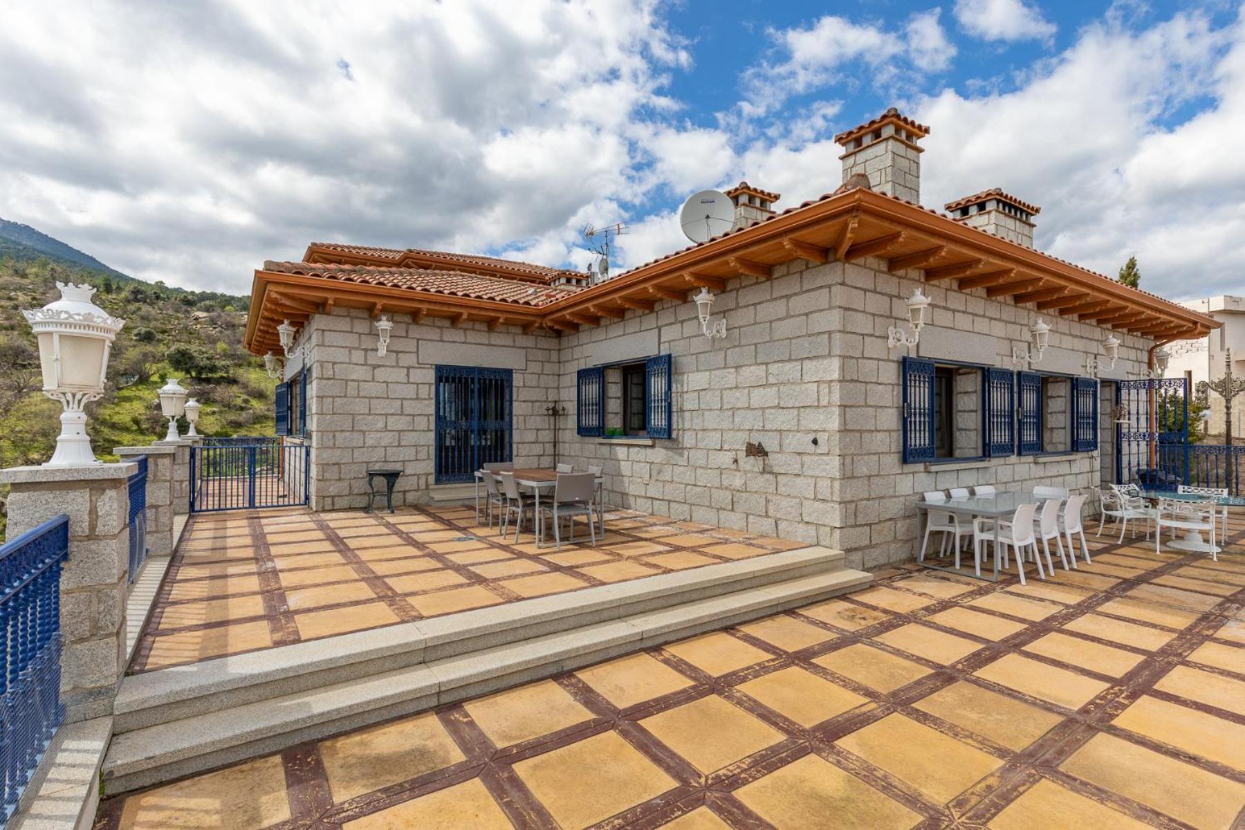 Villa Mansion Con Jacuzzi A 40 Grados, Gran Piscina Y Padel El Tiemblo Esterno foto